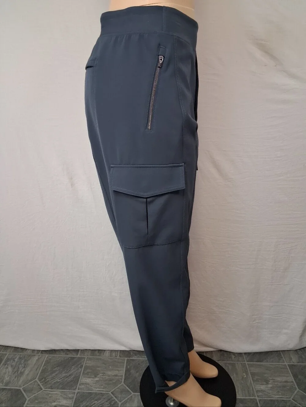 Athleta Women 's Slate Gray Cargo Pants Size 16